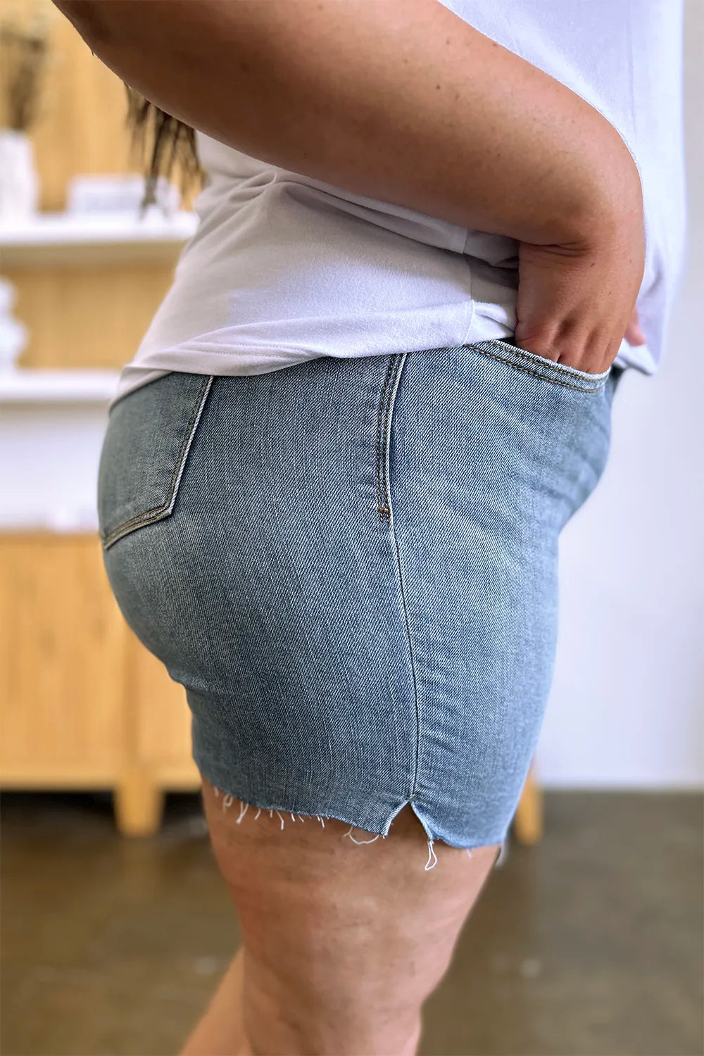 Plus Size High Waist Raw Hem Denim Shorts in Medium for Women