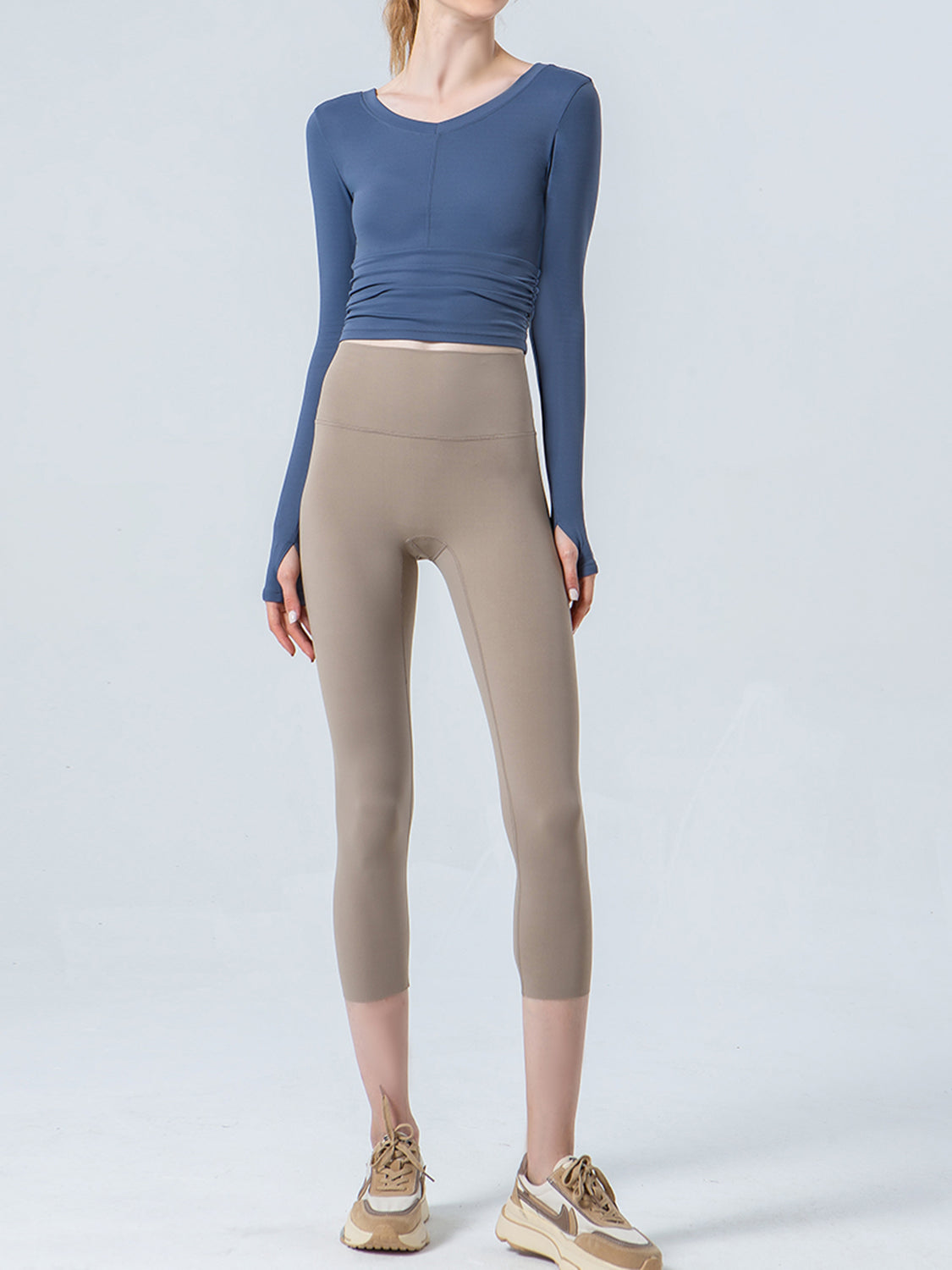 Wide Waistband Cropped Sports Leggings in Black for Women
