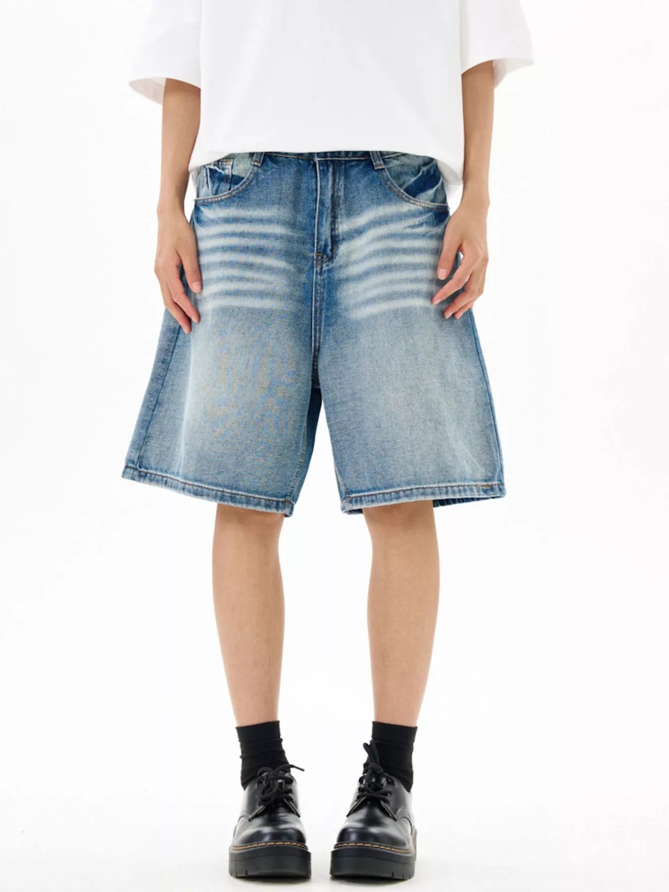Washed Loose Fit Denim Shorts in Vintage Blue for Men