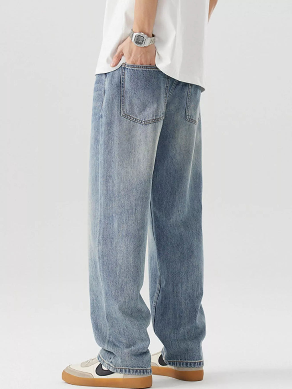 Vintage Wash Loose Fit Jeans in Blue for Men