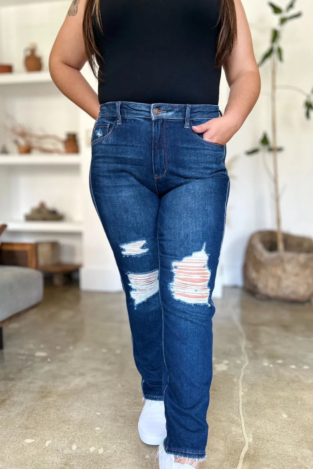 Plus Size High Waist Rigid Magic Heavy Destroy Straight Jeans in Dark for Women