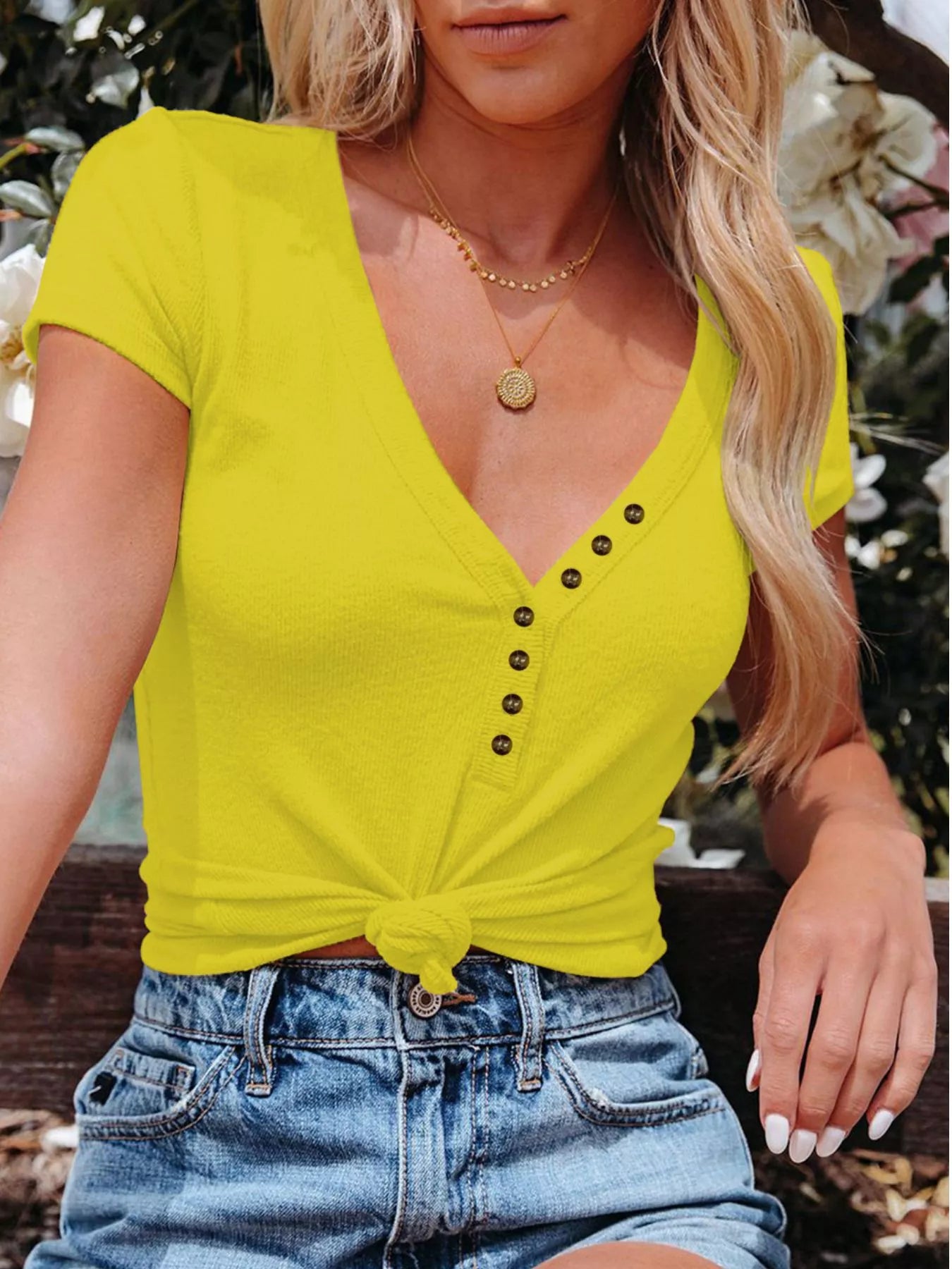 Casual V-Neck Button Detail T-Shirt Plus Size in Pink for Women