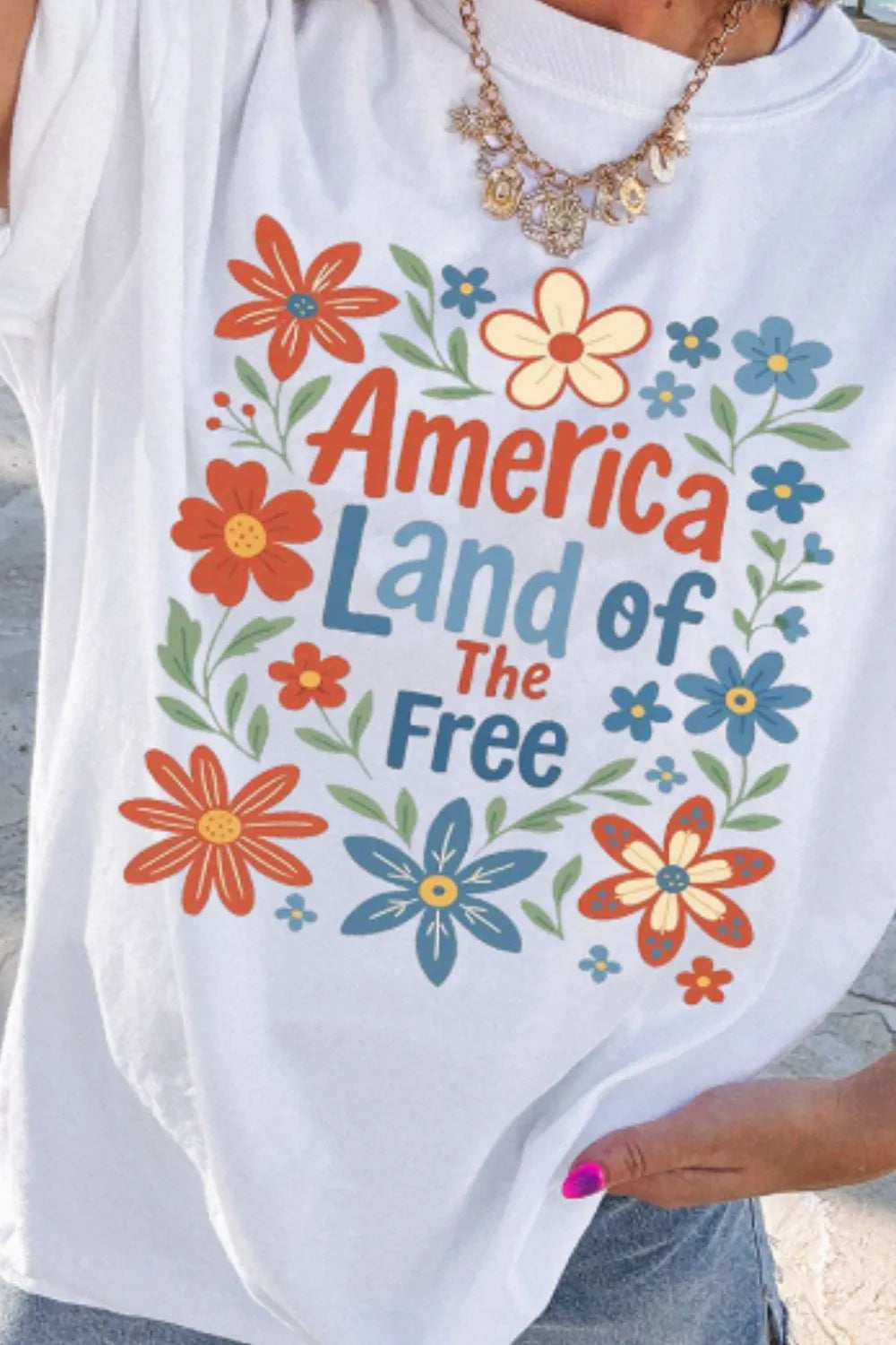 Patriotic Floral America Land of the Free Graphic T-Shirt in White for Women