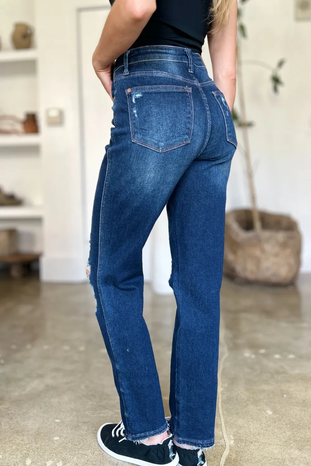 Plus Size High Waist Rigid Magic Heavy Destroy Straight Jeans in Dark for Women