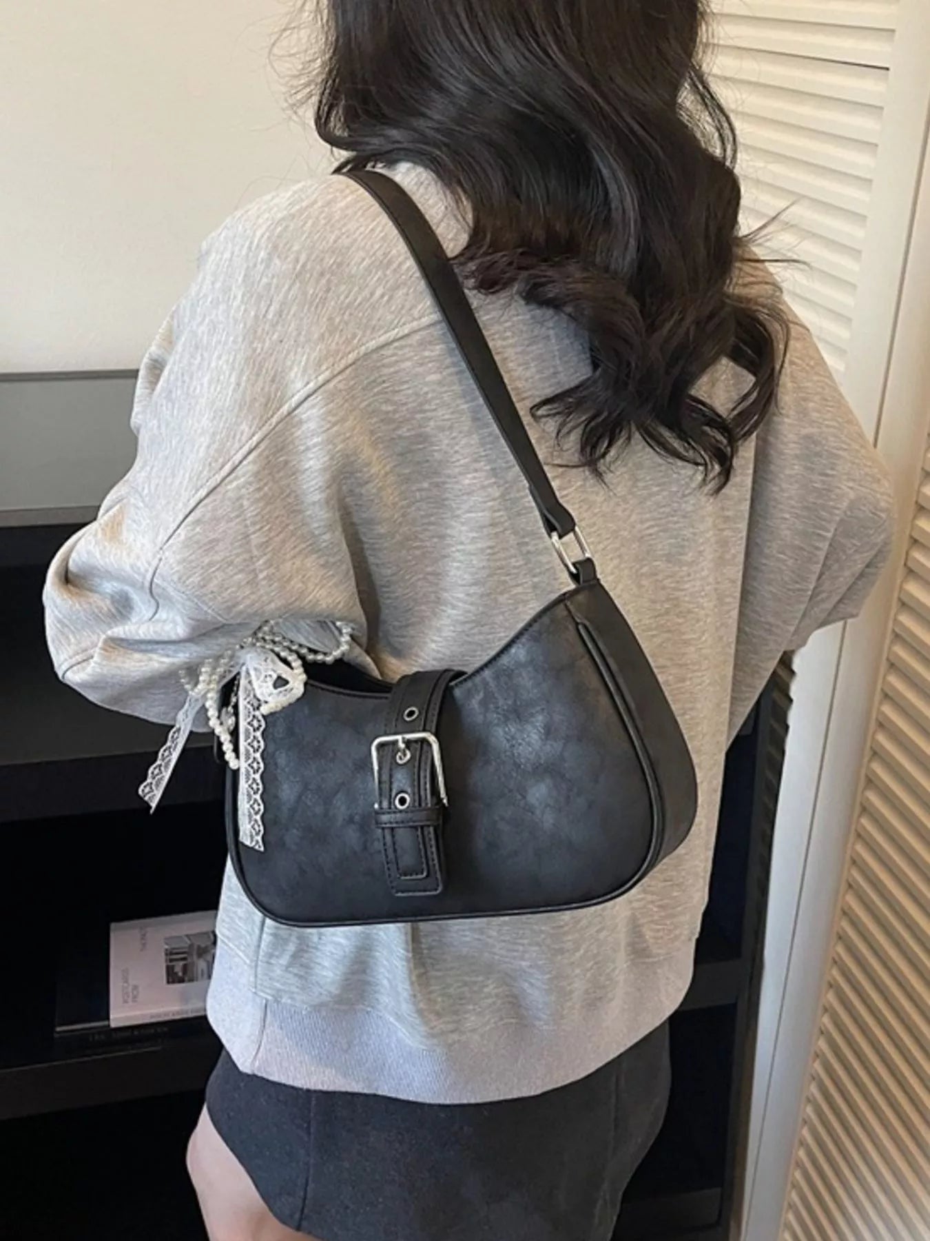 Buckle Decor Shoulder Bag in Black for Women