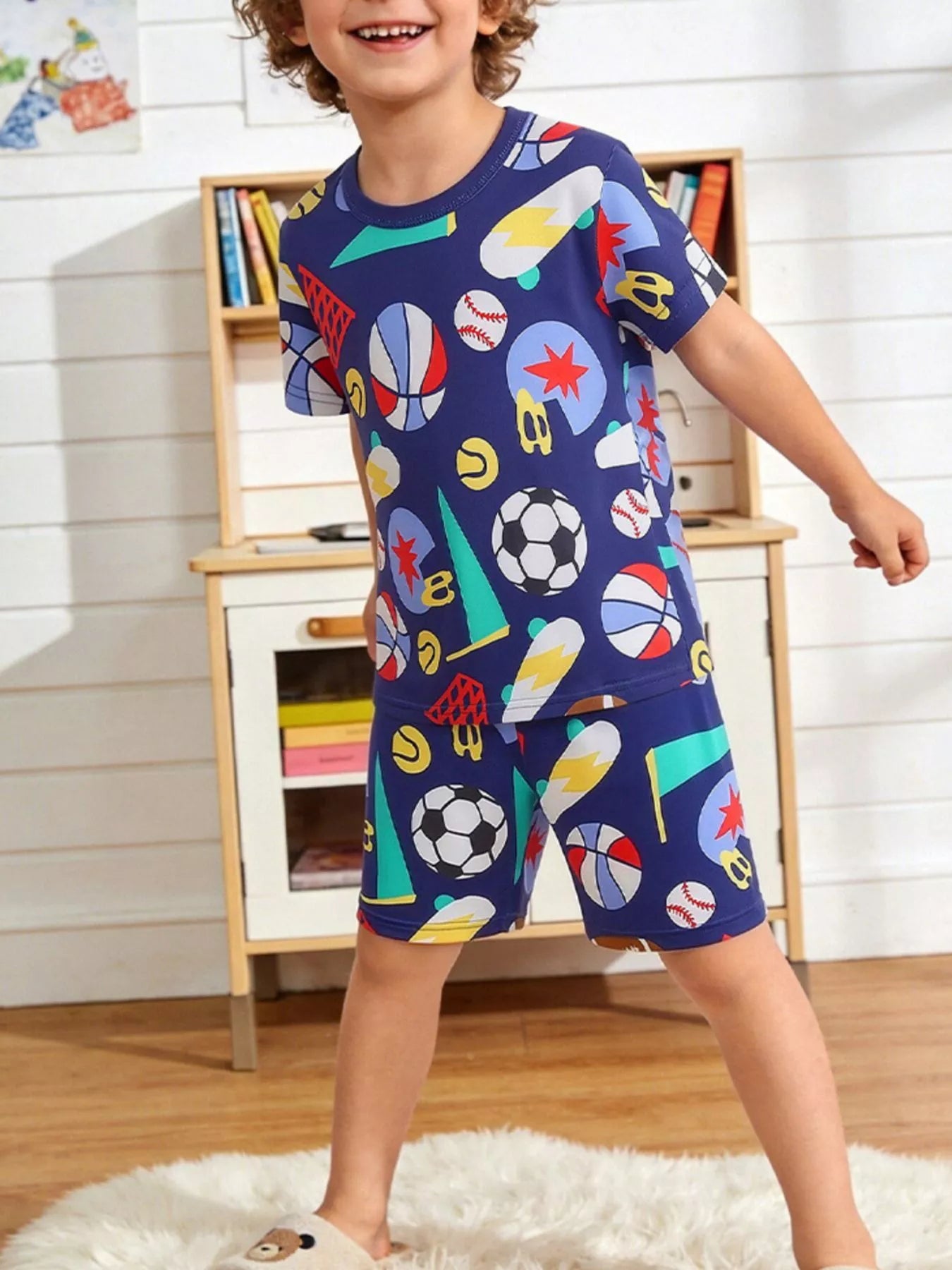 Sporty Print Round Neck Tee and Shorts Set in Multicolor for Boys