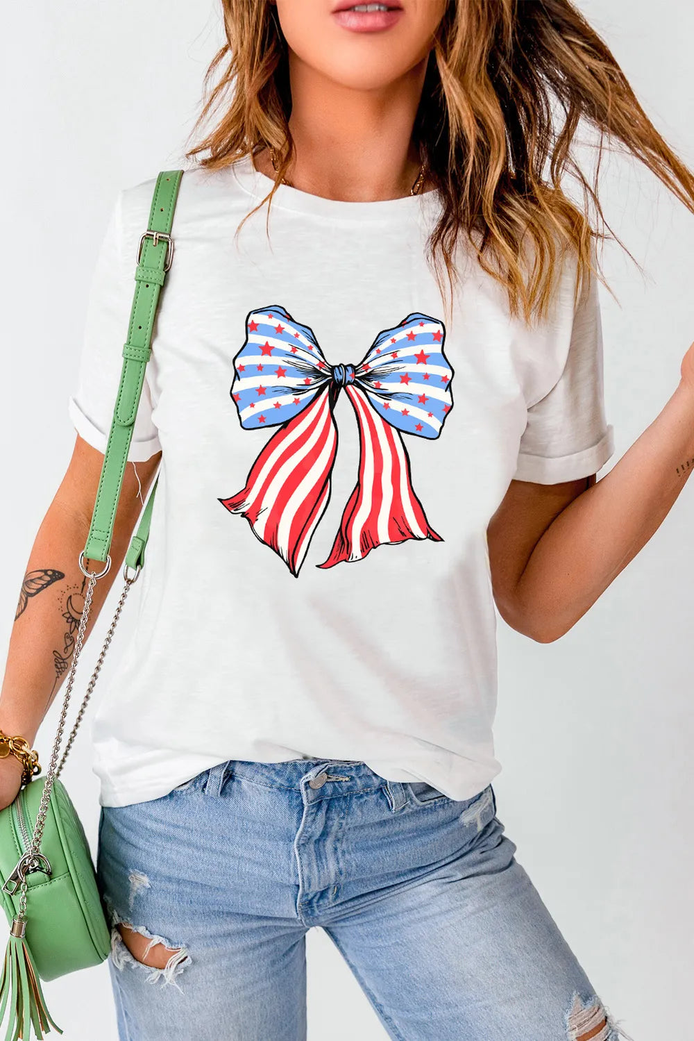 Bow Graphic Round Neck Short Sleeve T-Shirt in White for Women