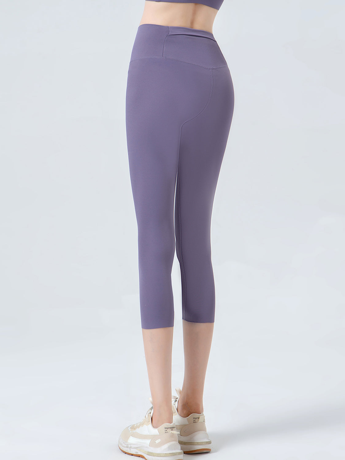Wide Waistband Cropped Sports Leggings in Black for Women