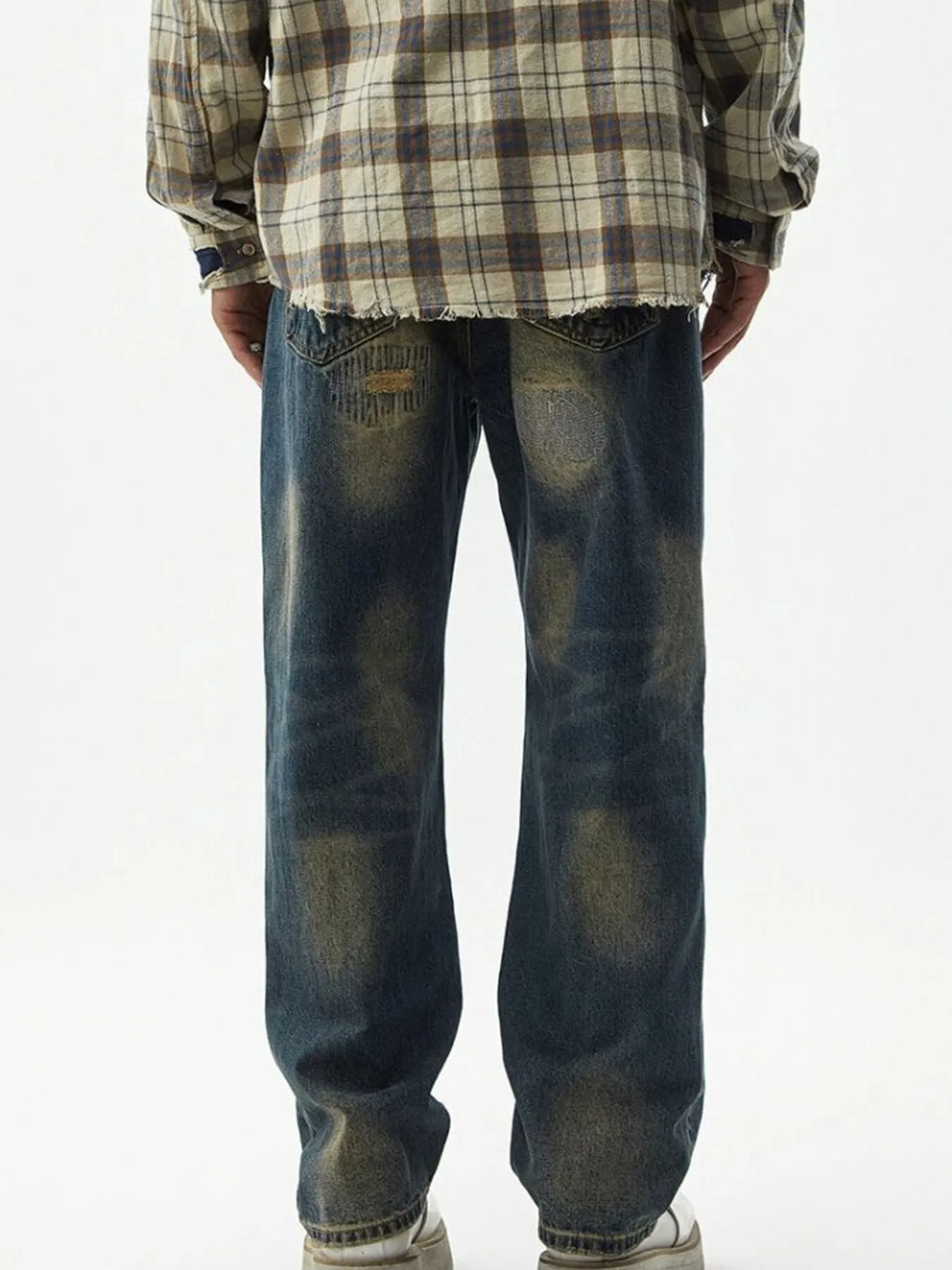 Distressed Wash Relaxed Fit Wide Leg Jeans in Blue for Men