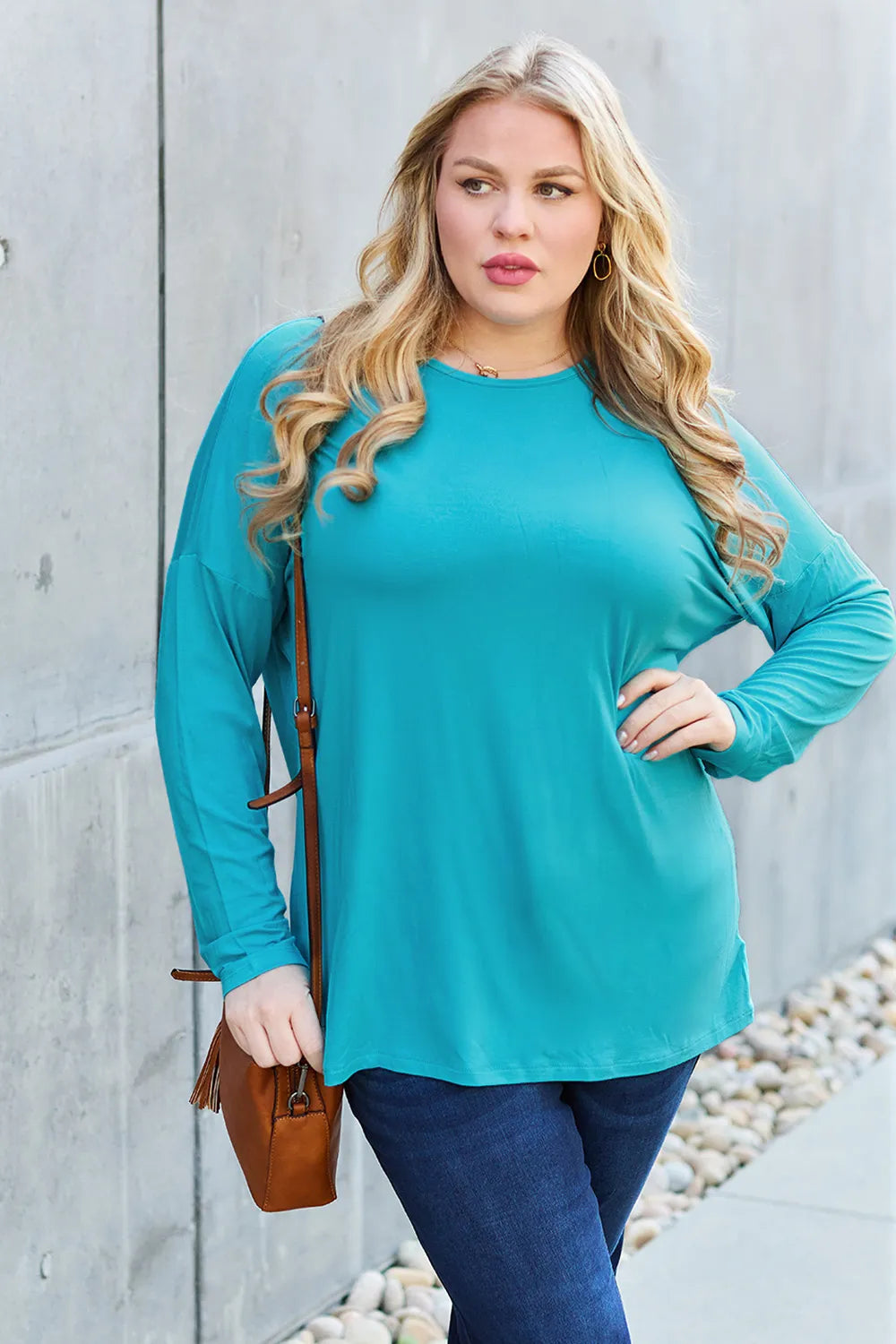 Plus Size Round Neck Dropped Shoulder T-Shirt in Black for Women