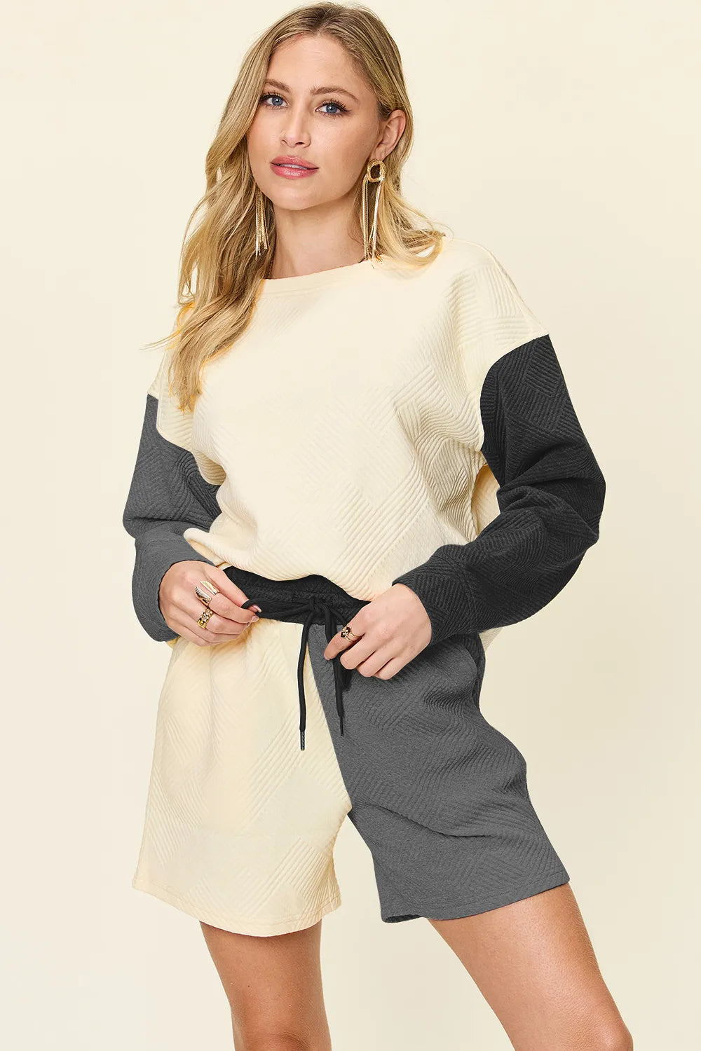 Plus Size Contrast Drop Shoulder Top and Shorts Set in Pastel Blue for Women