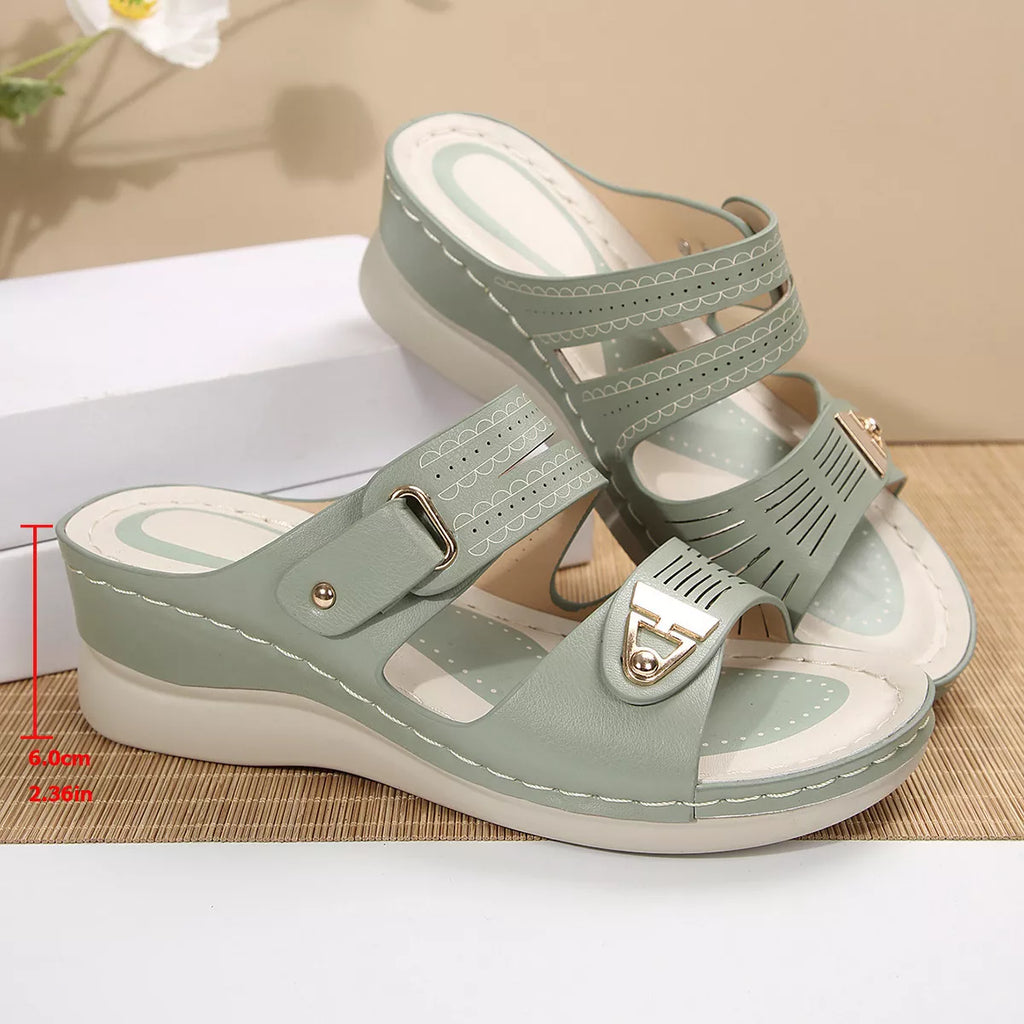Open Toe Wedge Sandals in Green in Apricot for Women