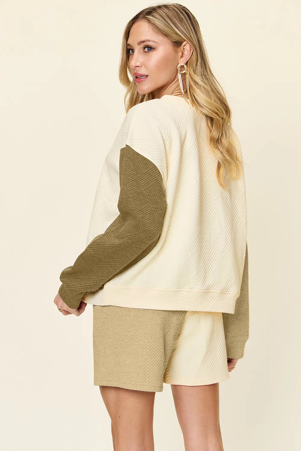 Plus Size Contrast Drop Shoulder Top and Shorts Set in Khaki for Women