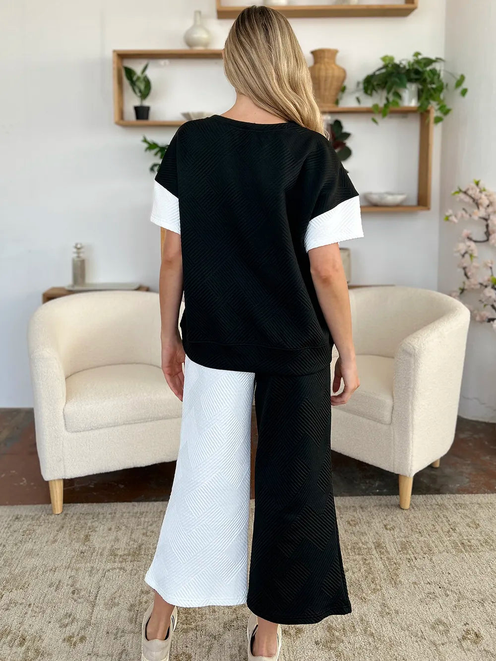 Plus Size Texture Contrast T-Shirt and Wide Leg Pants Set in Pink for Women