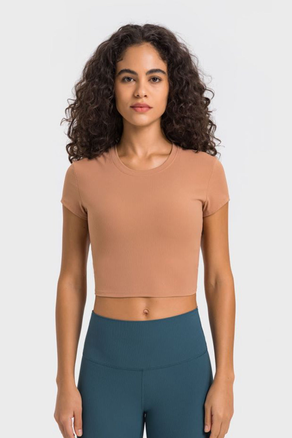 Round Neck Short Sleeve Cropped Sports T-Shirt in Black for Women