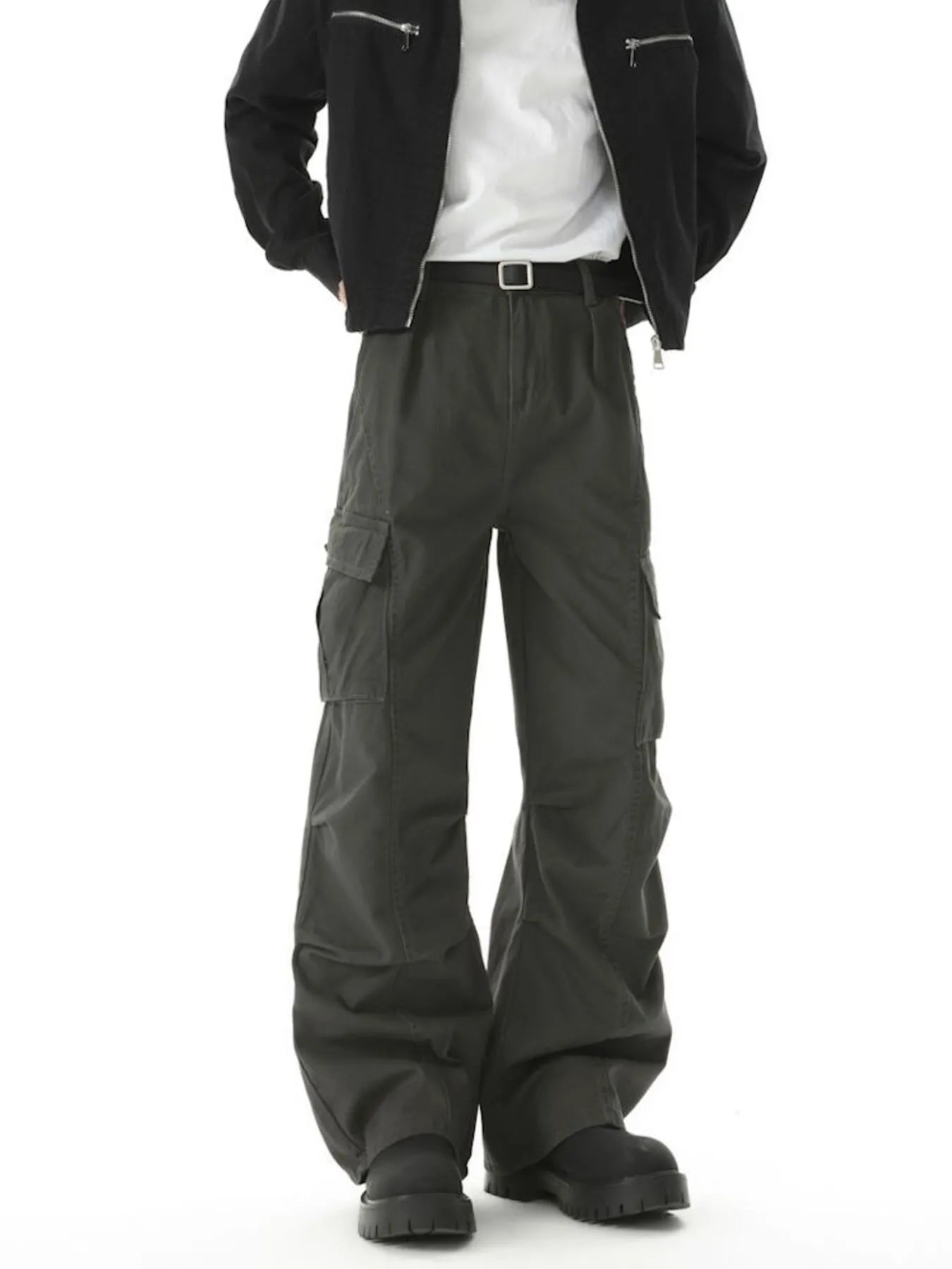 Loose Fit Cargo Pants in Gray for Men