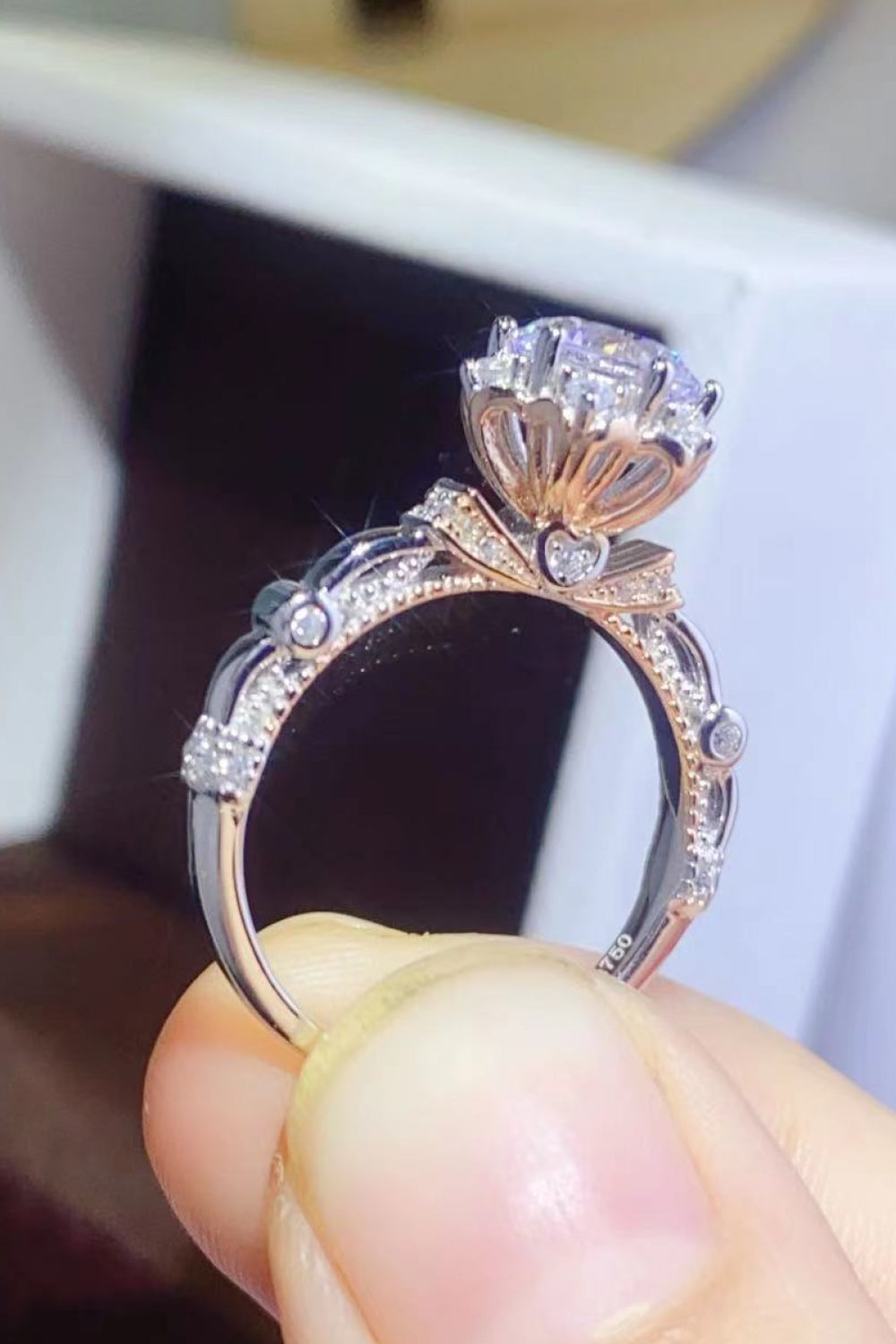 1 Carat Moissanite 925 Sterling Silver Ring in Light Green for Women