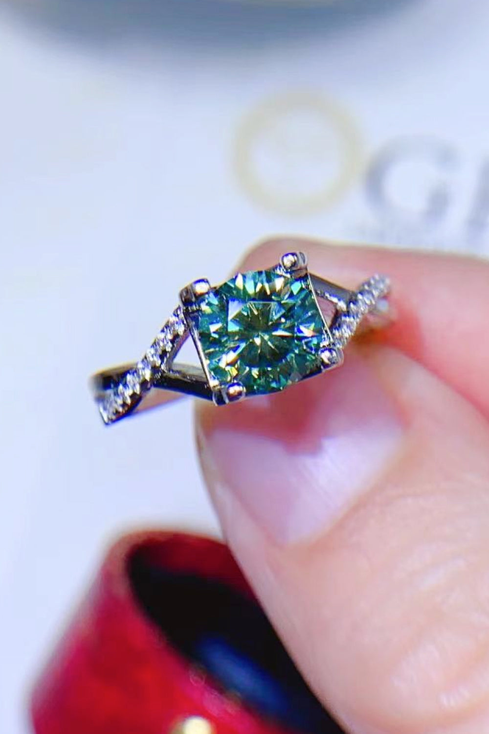 1 Carat Moissanite 925 Sterling Silver Ring in Classic in Light Green for Women