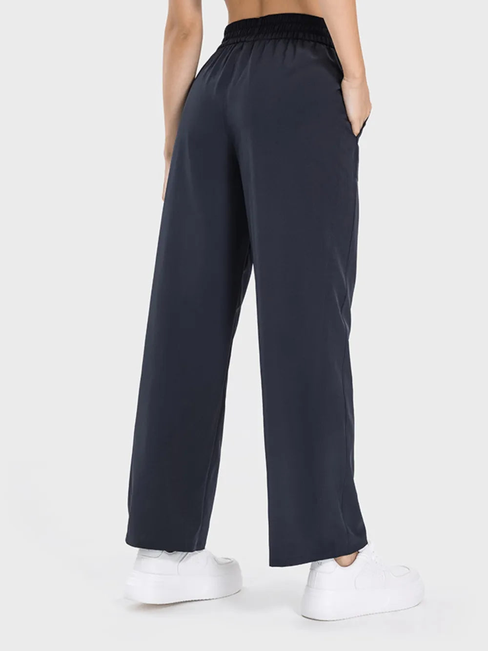 Drawstring Pocketed Active Pants in Black for Women