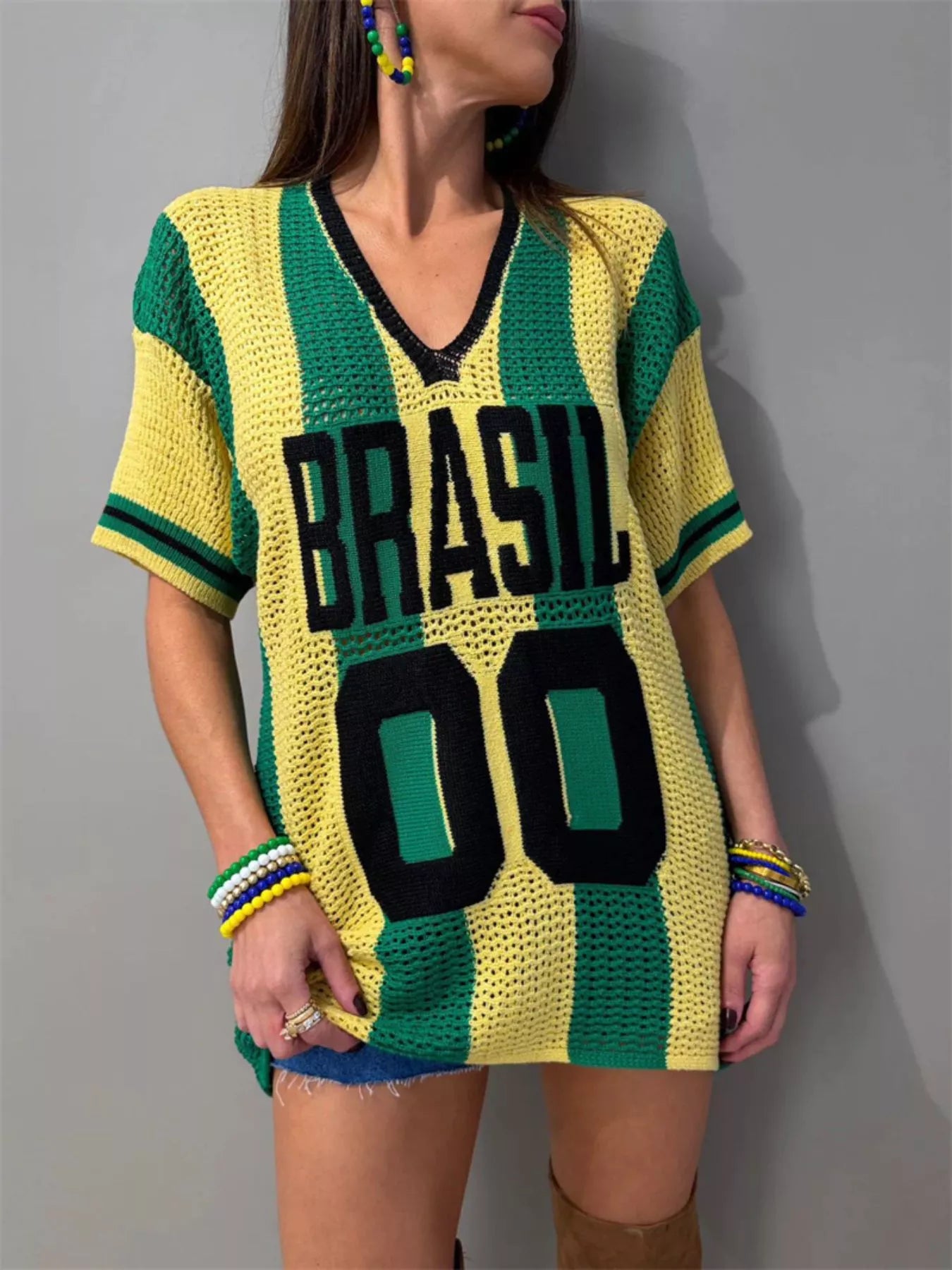 Letter Color Block V-Neck Sweater in Green for Women