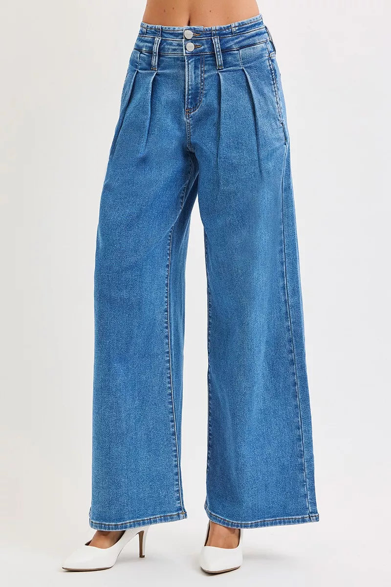 Mid Rise Fit Wide Leg with Pleated Detail Jeans Plus Size in Medium for Women