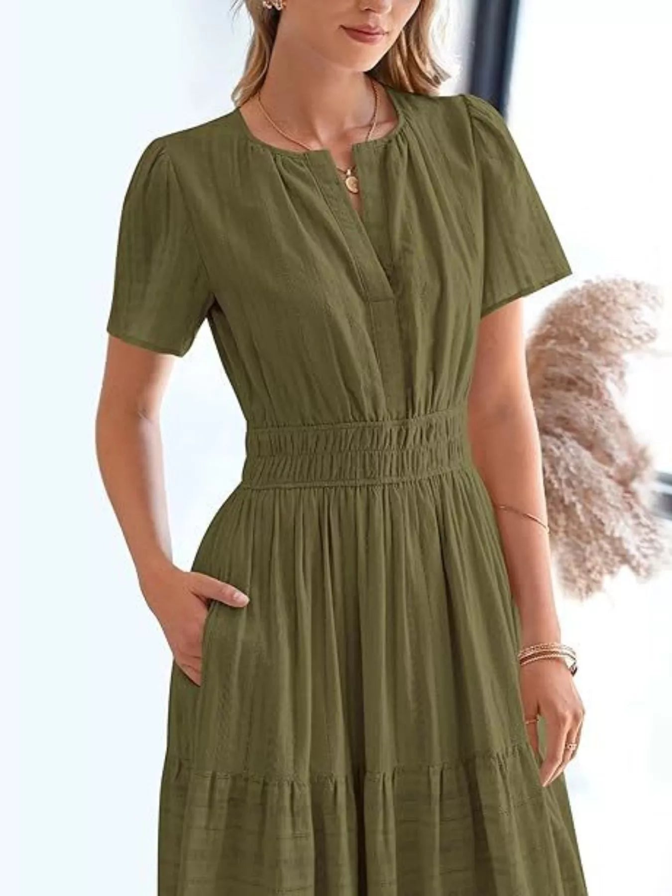 Plus Size Short Sleeve Tiered Midi Dress in Black for Women