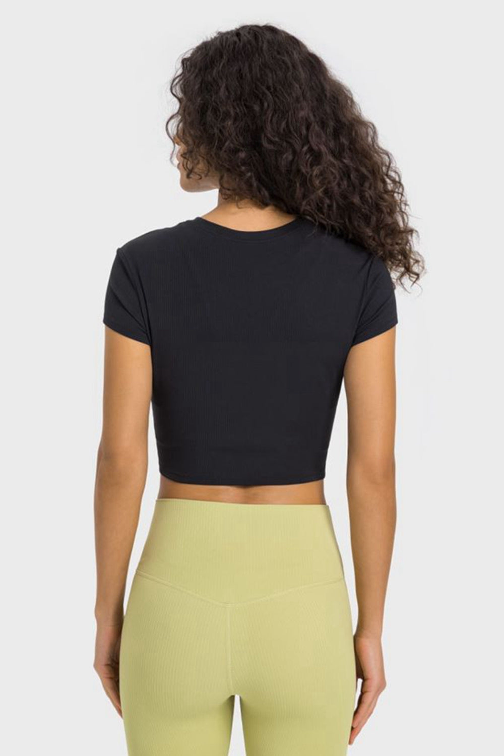 Round Neck Short Sleeve Cropped Sports T-Shirt in Black for Women