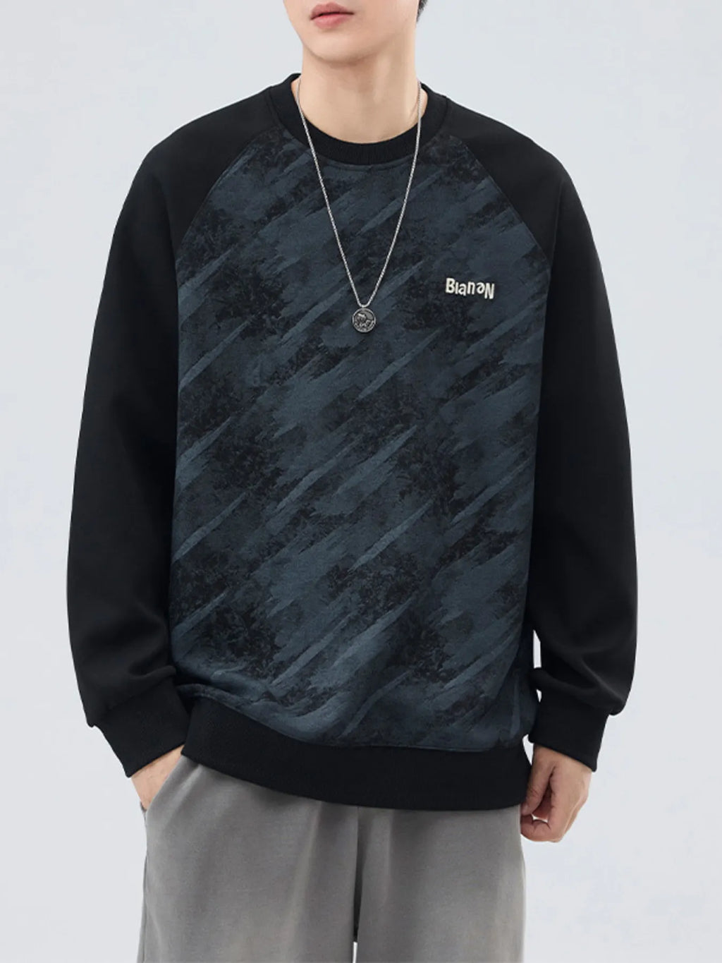 Plus Size Round Neck Raglan Sleeve Sweatshirt in Black for Men