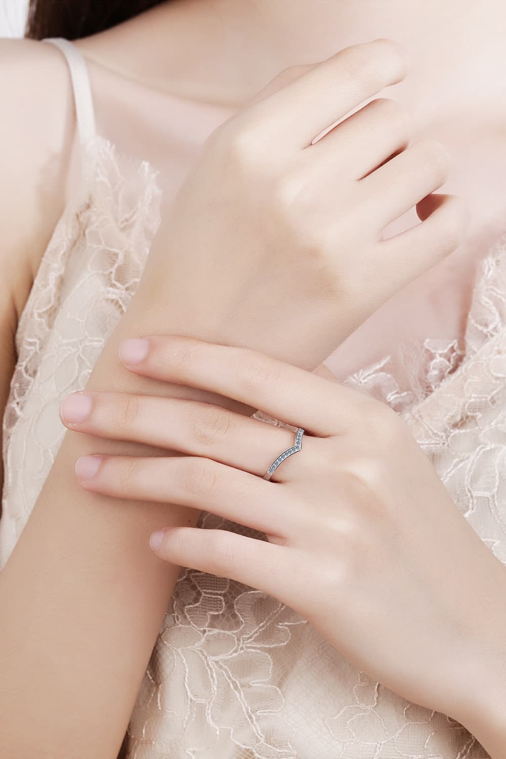 Minimalist Moissanite Rhodium-Plated Ring in Silver for Women