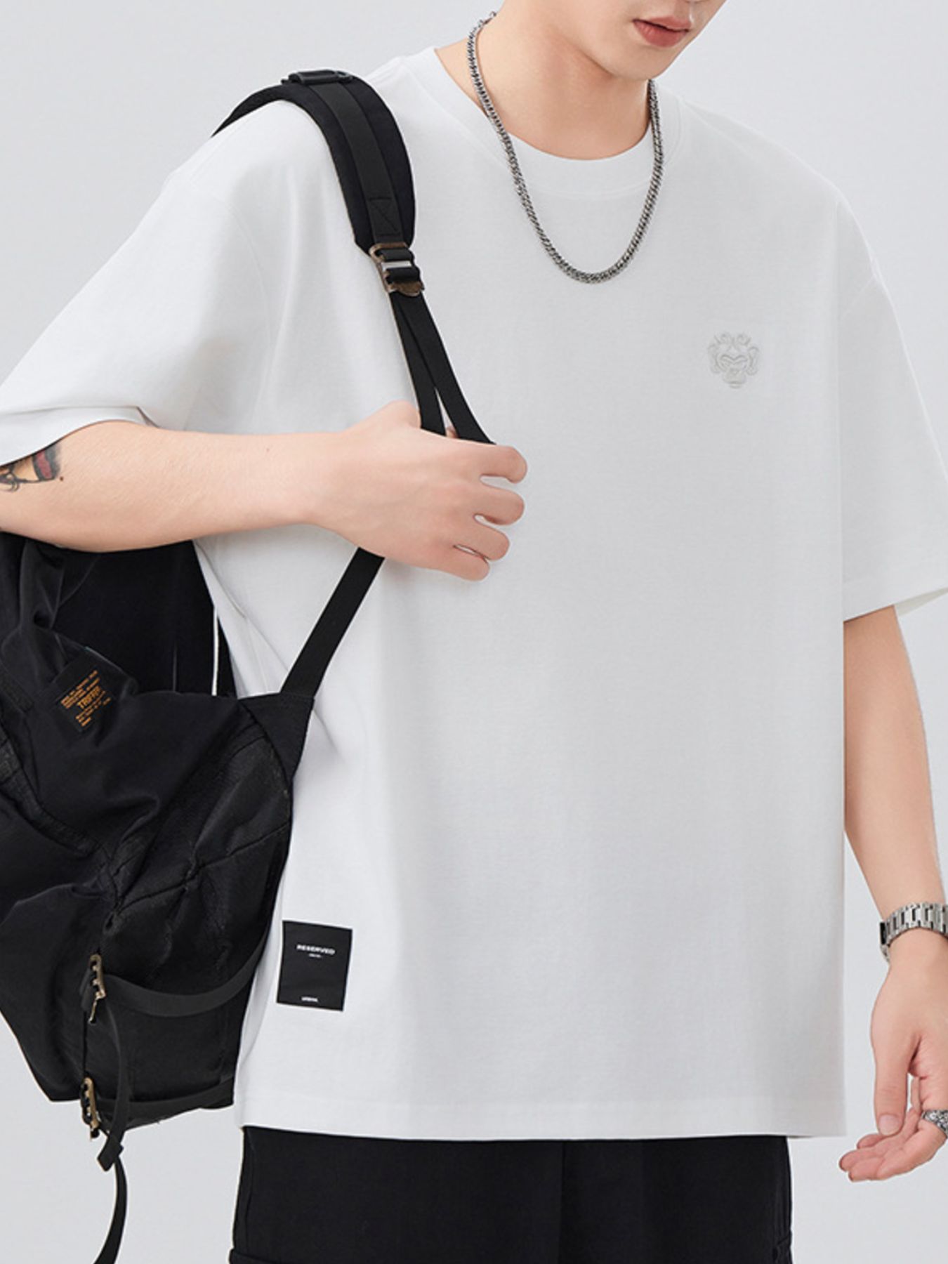 Plus Size Round Neck Short Sleeve T-Shirt in Classic in White for Men