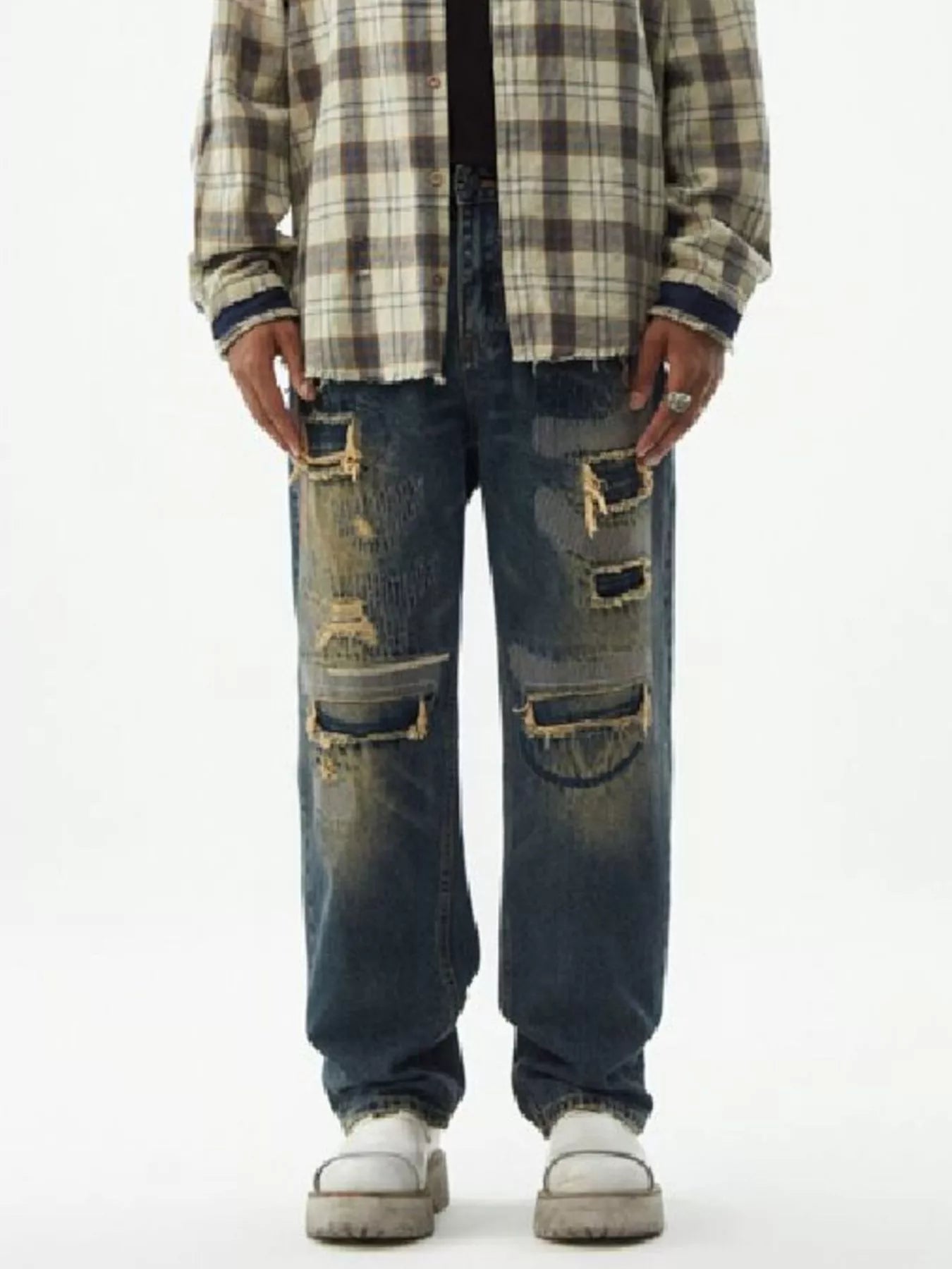 Distressed Wash Relaxed Fit Wide Leg Jeans in Blue for Men