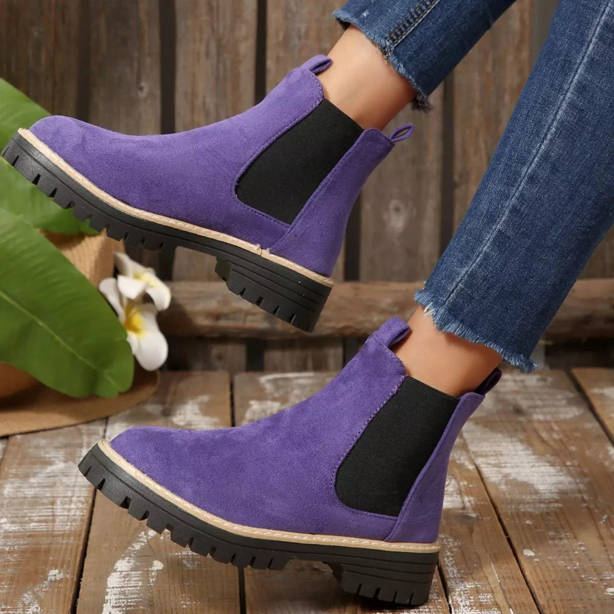 Round Toe Block Heels Boots in Classic in Green for Women