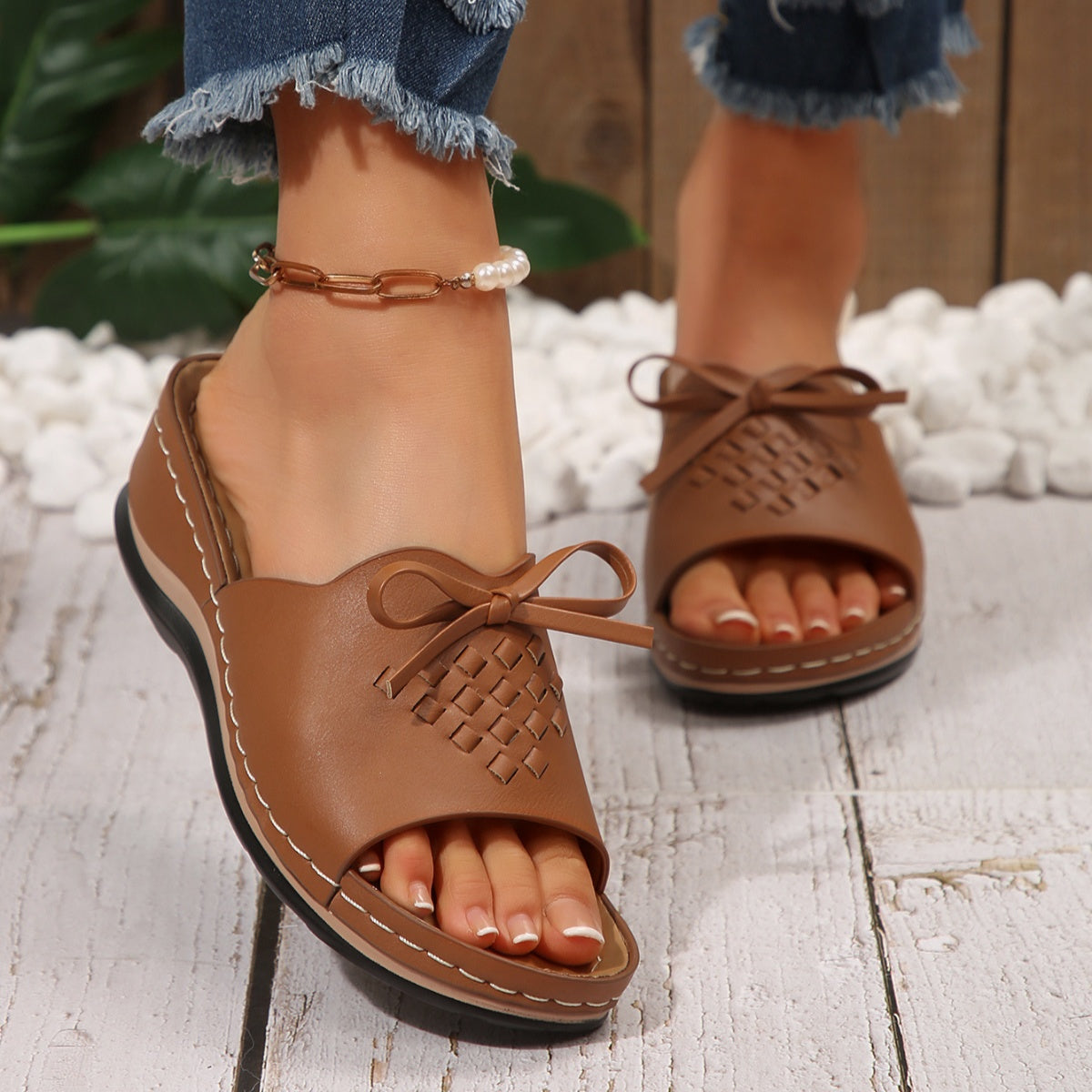 Open Toe Wedge Sandals in Light Pink in Off-White for Women