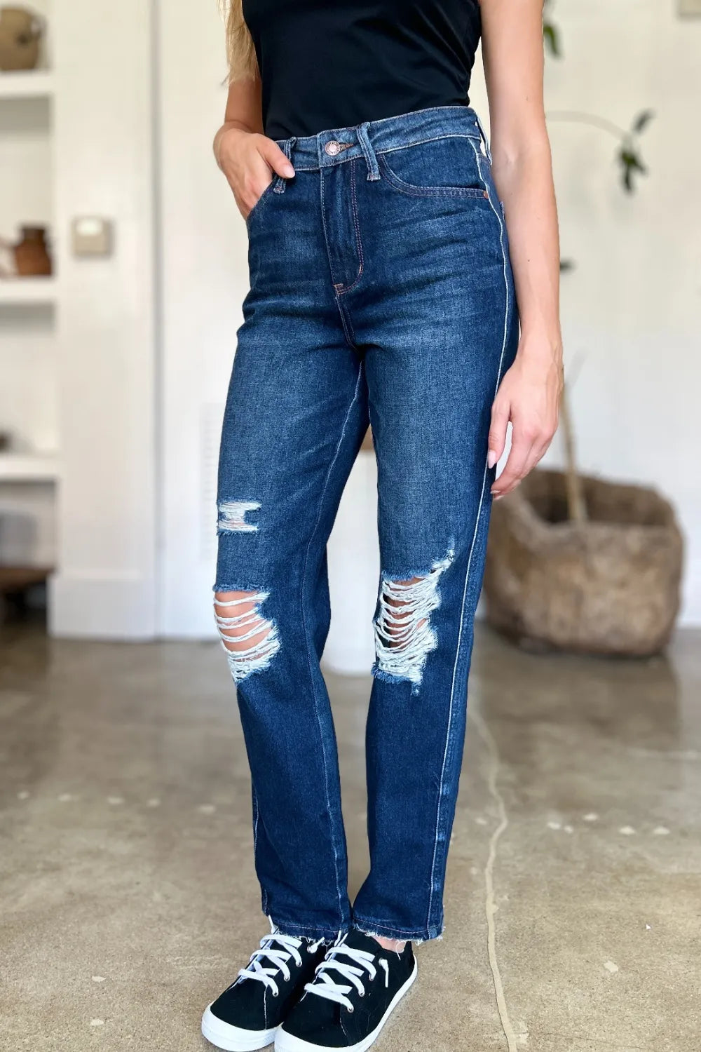 Plus Size High Waist Rigid Magic Heavy Destroy Straight Jeans in Dark for Women