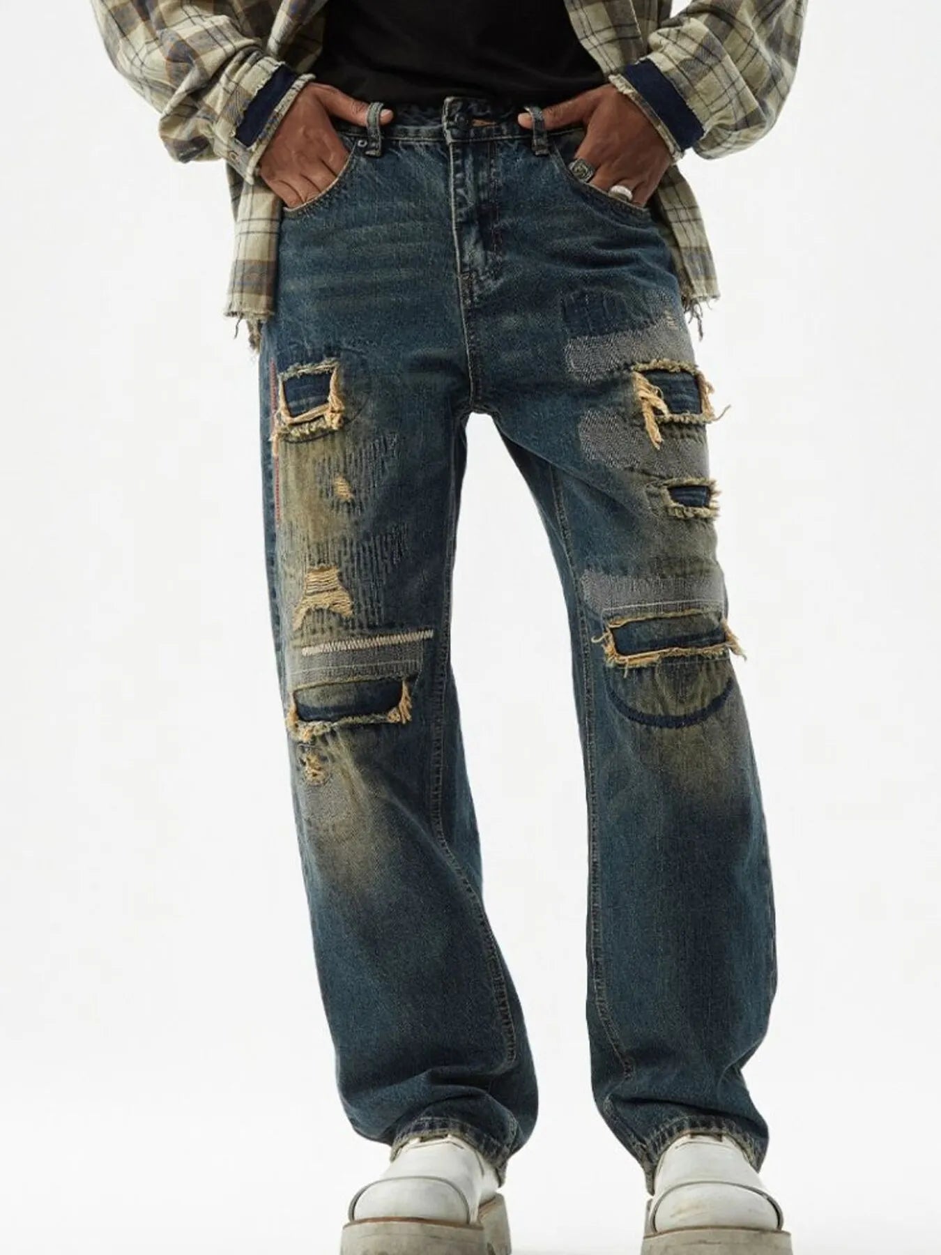 Distressed Wash Relaxed Fit Wide Leg Jeans in Blue for Men