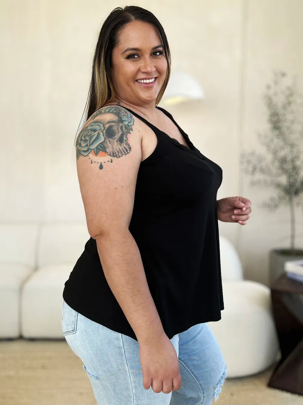 Plus Size Lace Detail V-Neck Cutout Cami in Black for Women