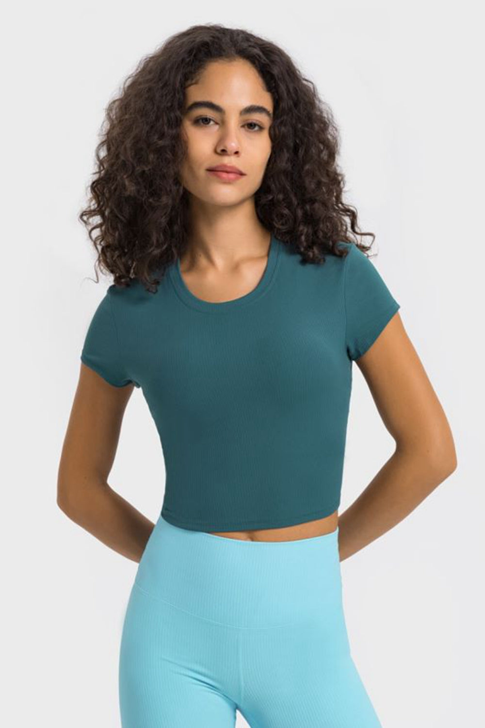 Round Neck Short Sleeve Cropped Sports T-Shirt in Brown for Women