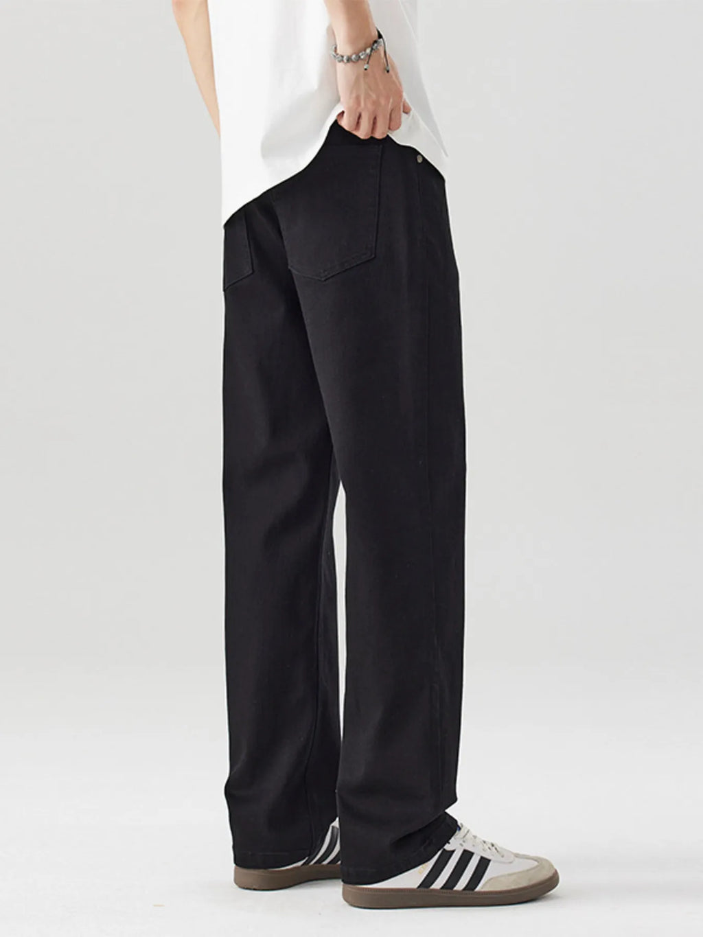 Wide Leg Relaxed Fit Jeans in Black for Men