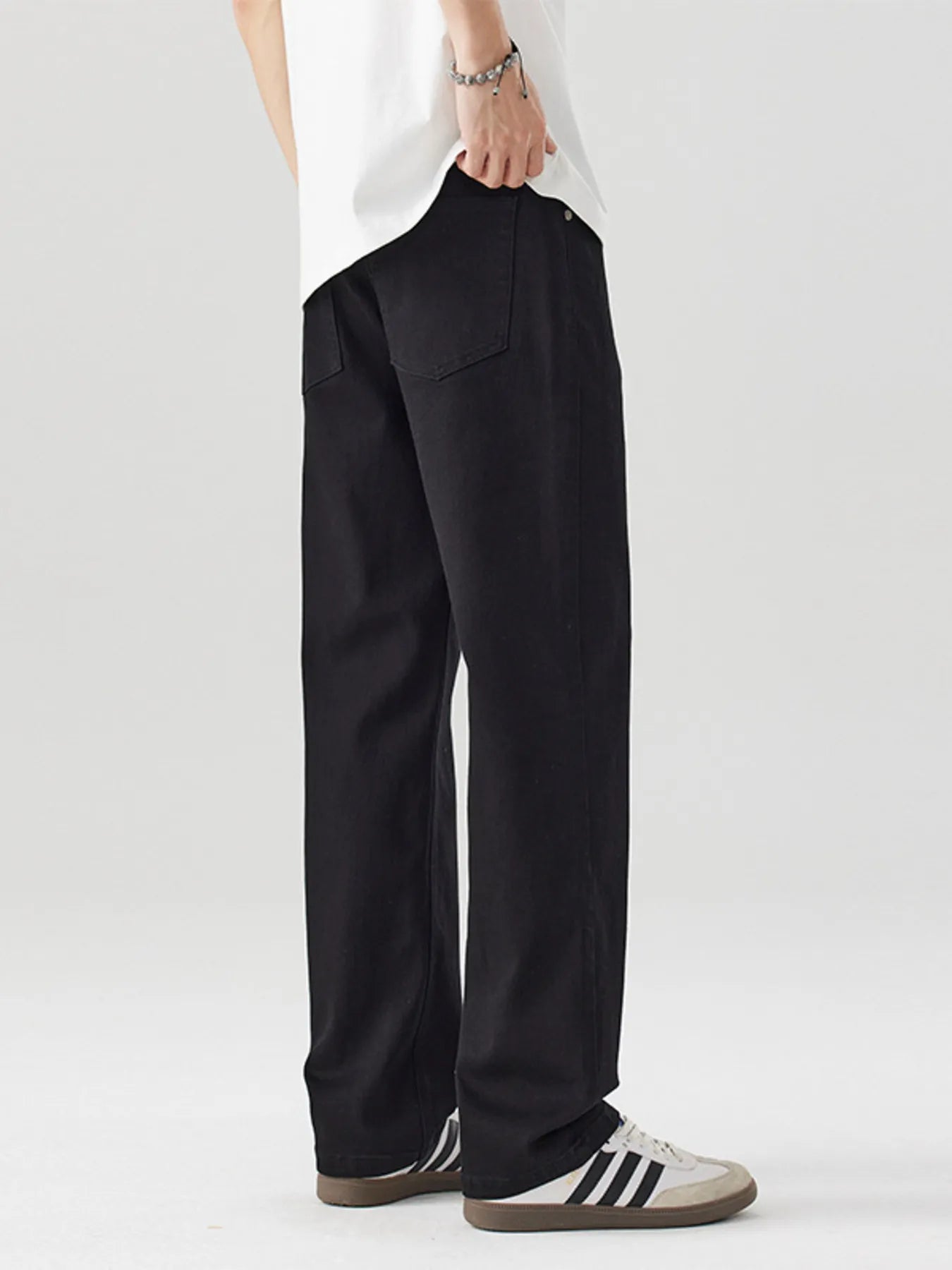 Wide Leg Relaxed Fit Jeans in Black for Men