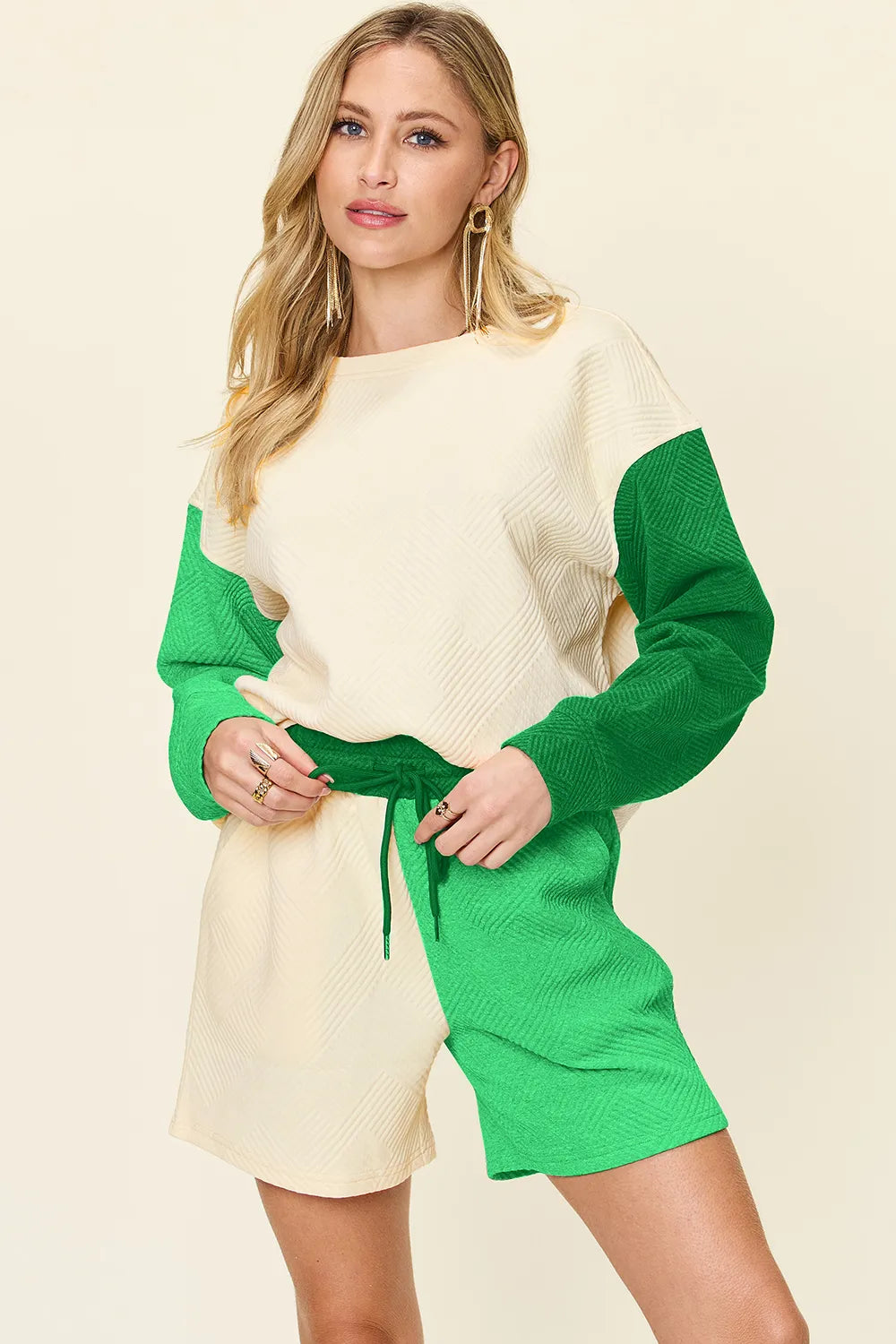 Plus Size Contrast Drop Shoulder Top and Shorts Set in Khaki for Women