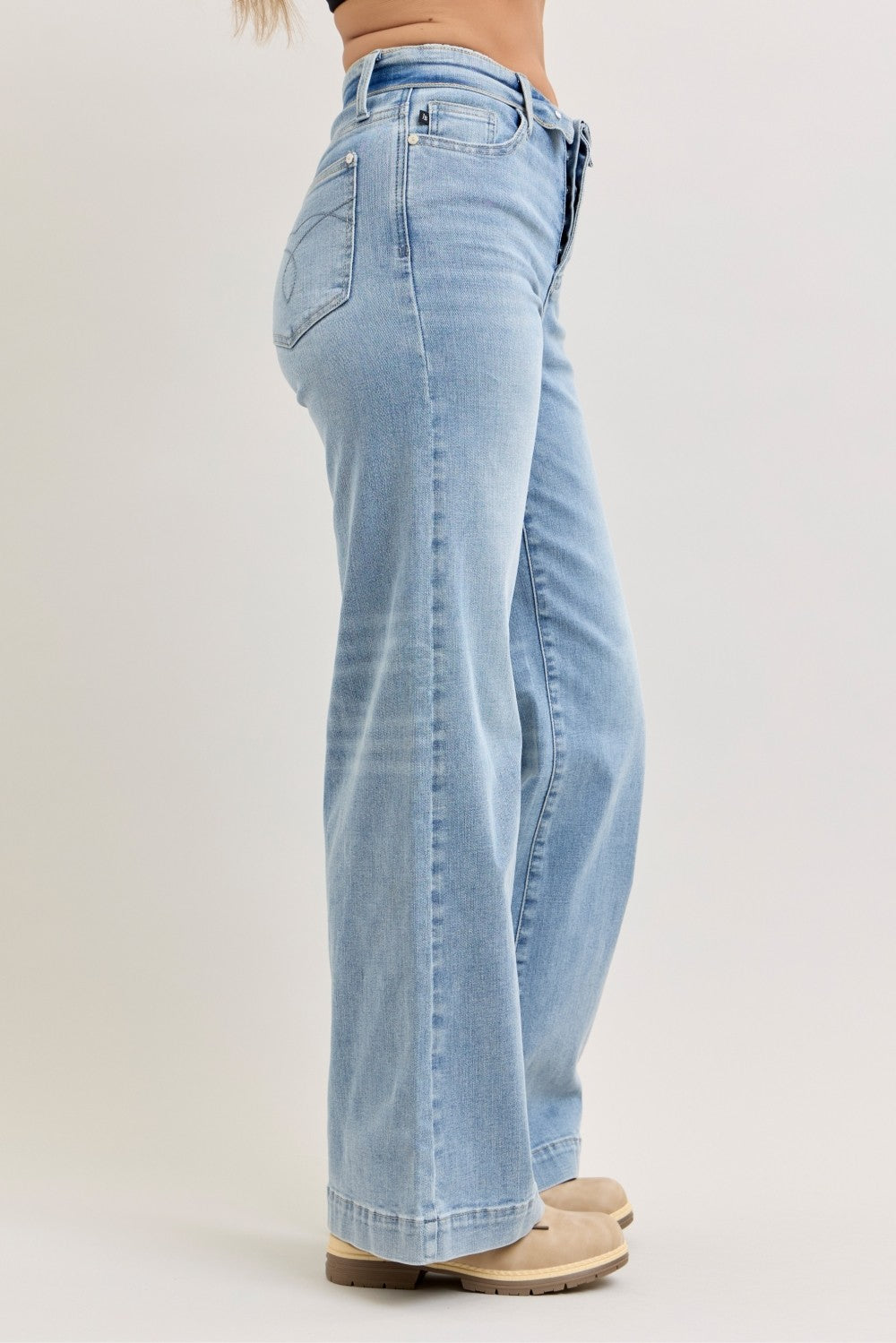 Mid Rise Retro Wide Leg Jeans with Fold-Over Waistband in Light for Women