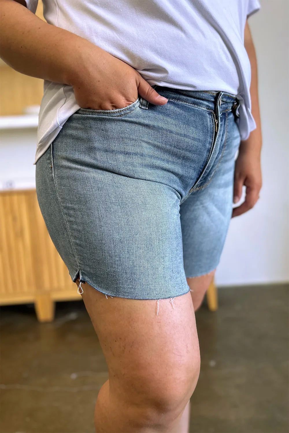 Plus Size High Waist Raw Hem Denim Shorts in Medium for Women