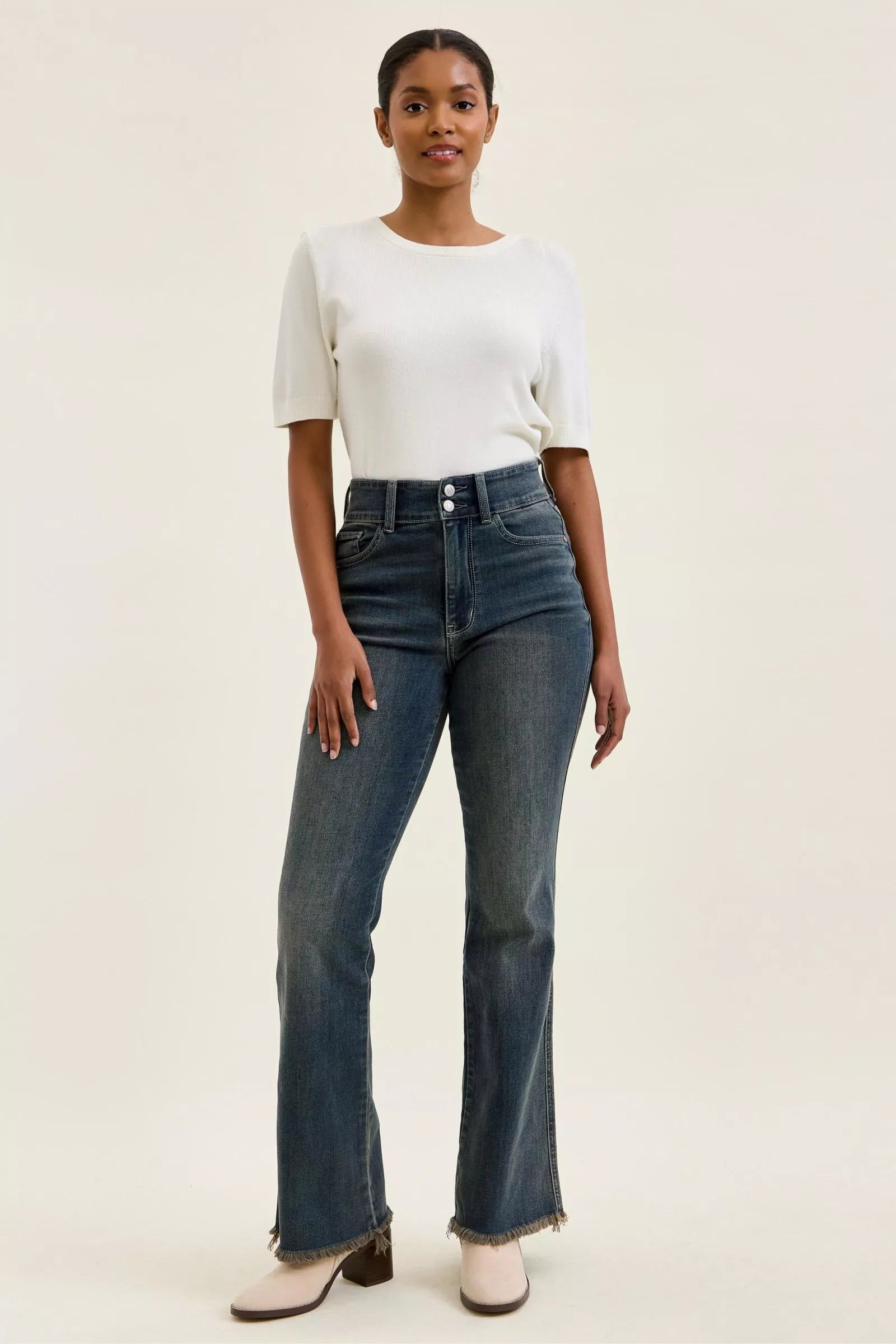 High Waist Double Button Frayed Hem Jeans in Md for Women