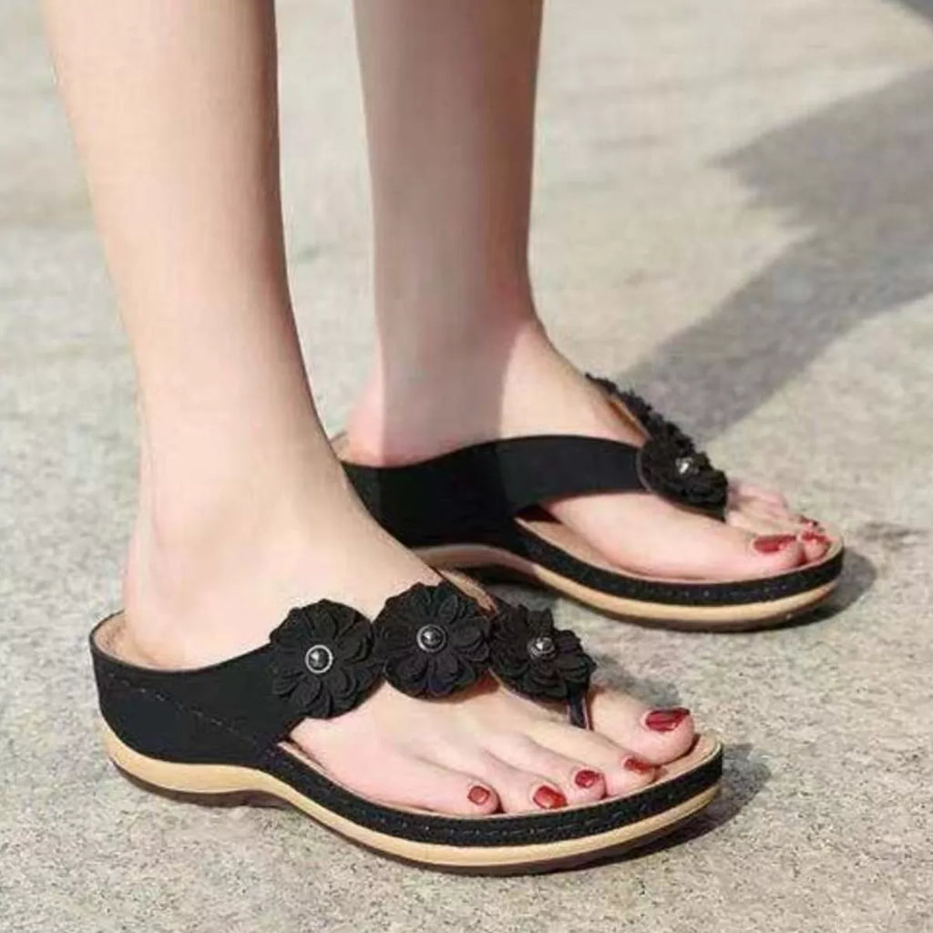 Toe Post Wedge Sandals in Classic in Black for Women