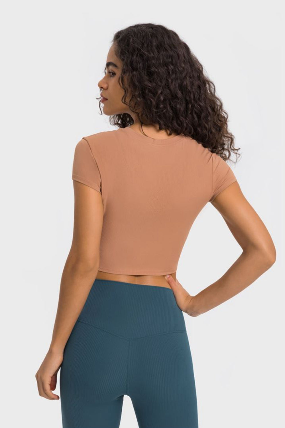 Round Neck Short Sleeve Cropped Sports T-Shirt in Black for Women