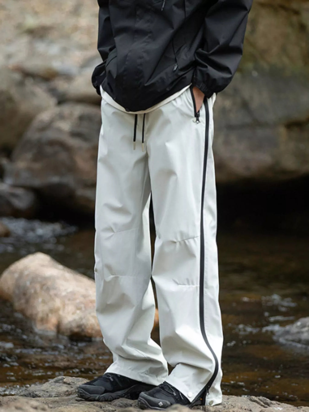 Outdoor Tactical Cargo Pants with Multiple Pockets in Olive Green for Men