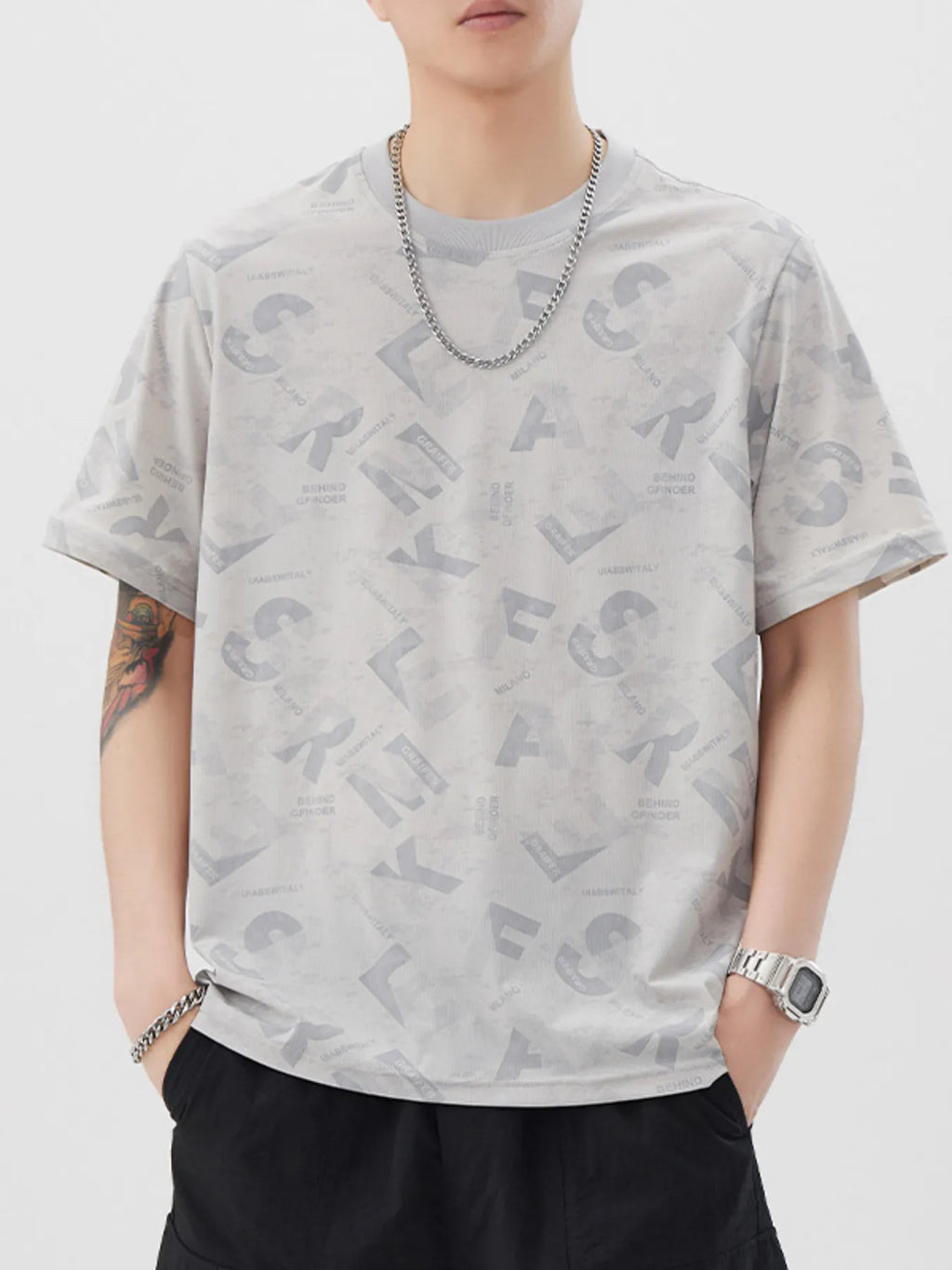 Plus Size Round Neck Graphic T-Shirt in Black for Men